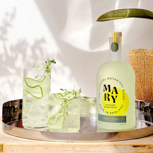 MARY草本無酒精即飲飲料 自然純凈的品牌標(biāo)志與包裝設(shè)計(jì)