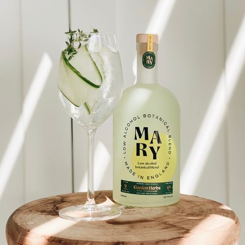 瑪麗草本風(fēng)味 無酒精即飲型飲料的標(biāo)志與包裝設(shè)計(jì)